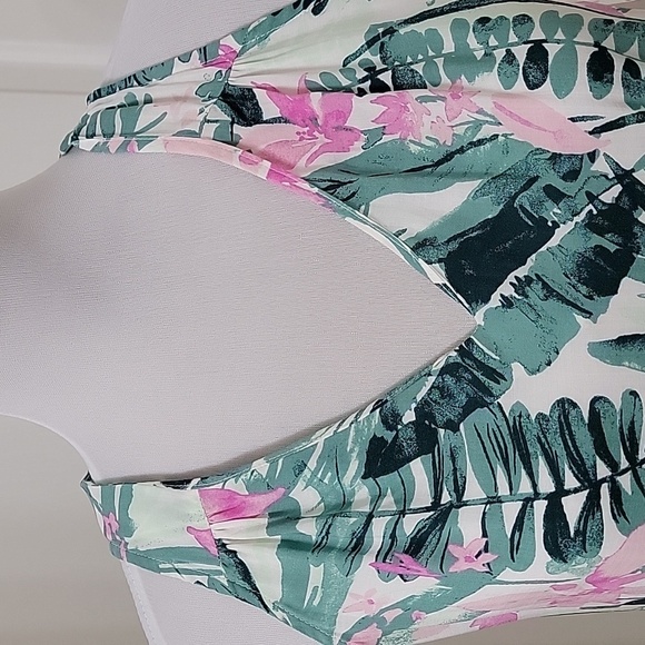 Old Navy Size XSP Patterned V Neck Cutout Tank Top, NEW With Tag - Picture 3 of 13